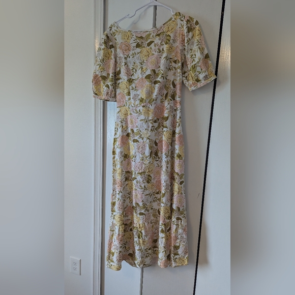 Who What Wear Floral Print Open Back Shirt Sleeve Midi Dress Size Small EUC! - Picture 3 of 9